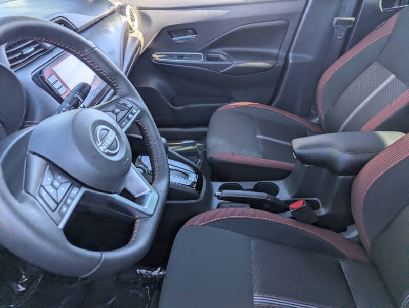 2025 Nissan Versa SR