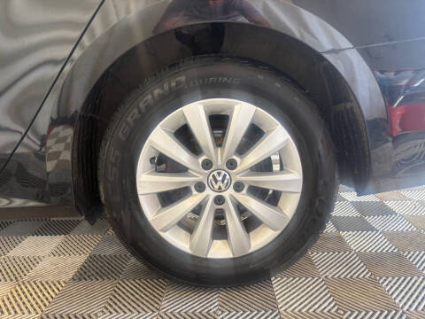 2015 Volkswagen Passat 1.8T Wolfsburg Edition