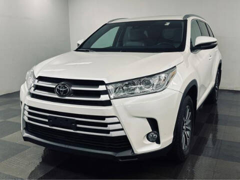 2019 Toyota Highlander for sale at Brunswick Auto Mart in Brunswick OH