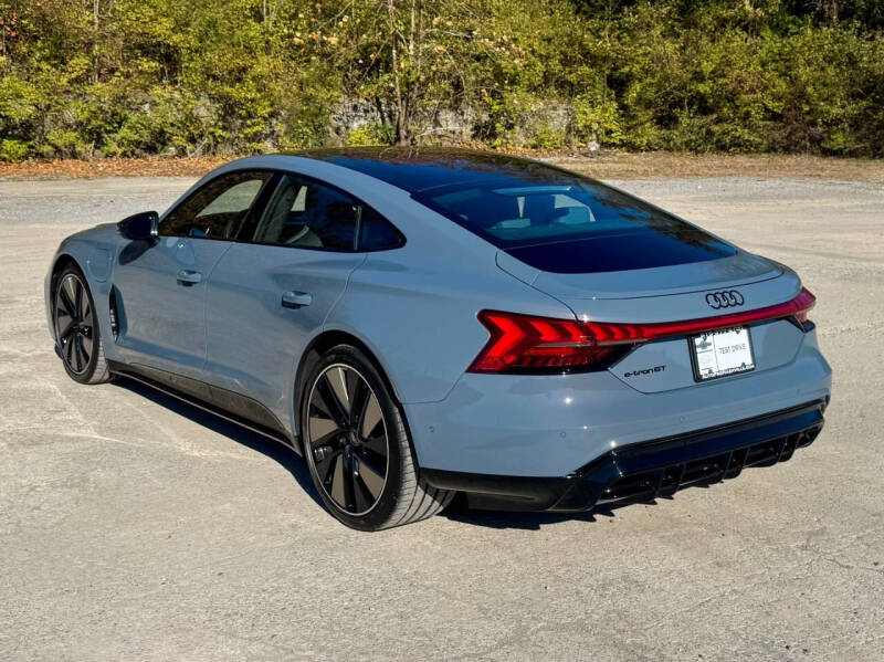 2024 Audi e-tron GT quattro Prestige