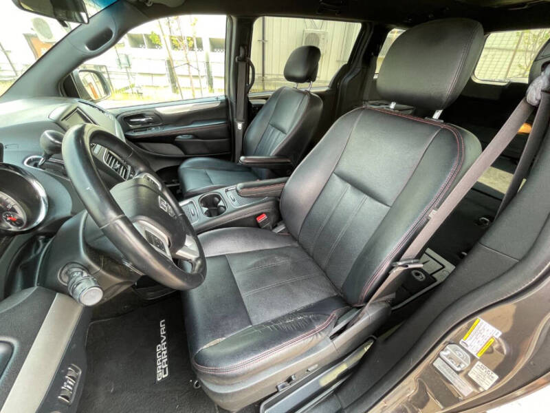 2016 Dodge Grand Caravan R/T