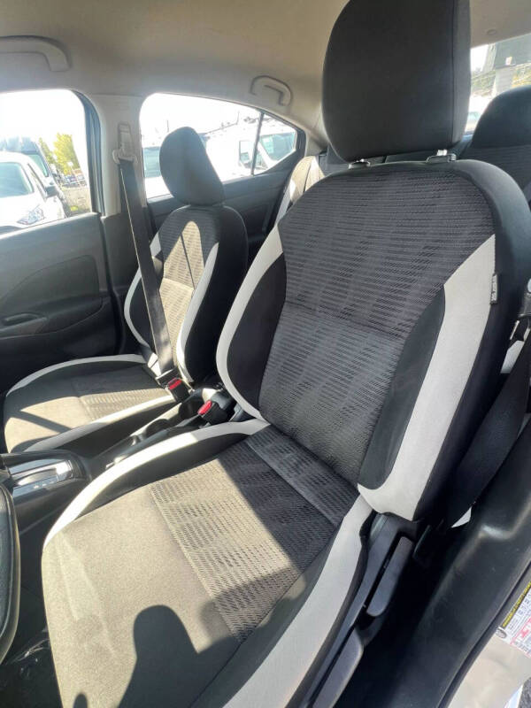 2021 Nissan Versa SV