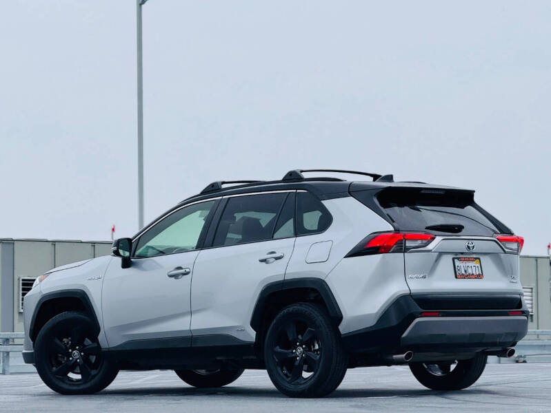 2019 Toyota RAV4 XSE photo 13