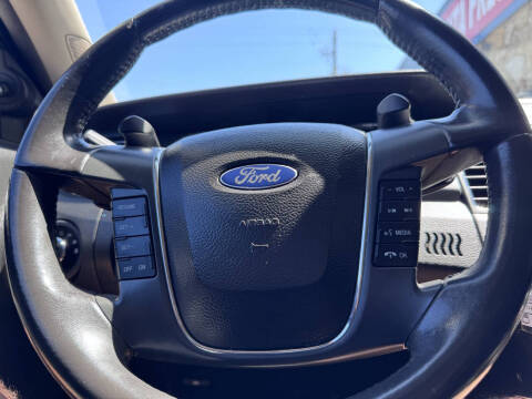 2011 Ford Taurus SEL