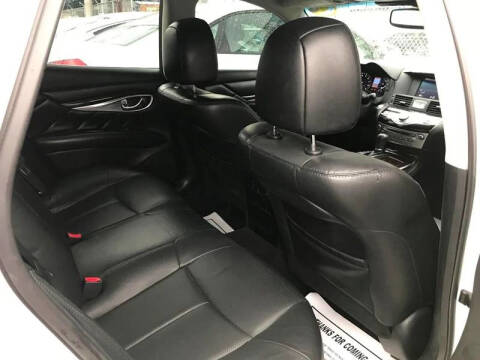 2012 Infiniti M37