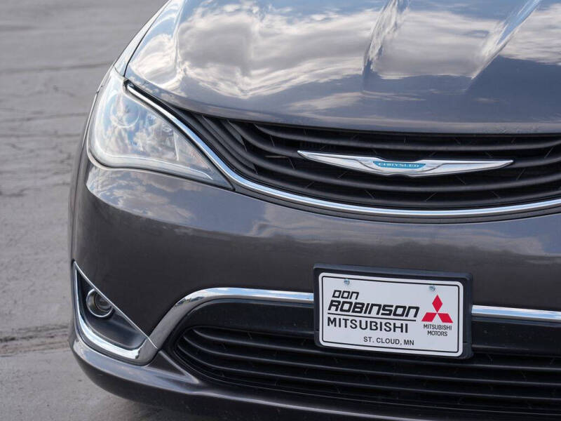 2017 Chrysler Pacifica Hybrid Touring Plus