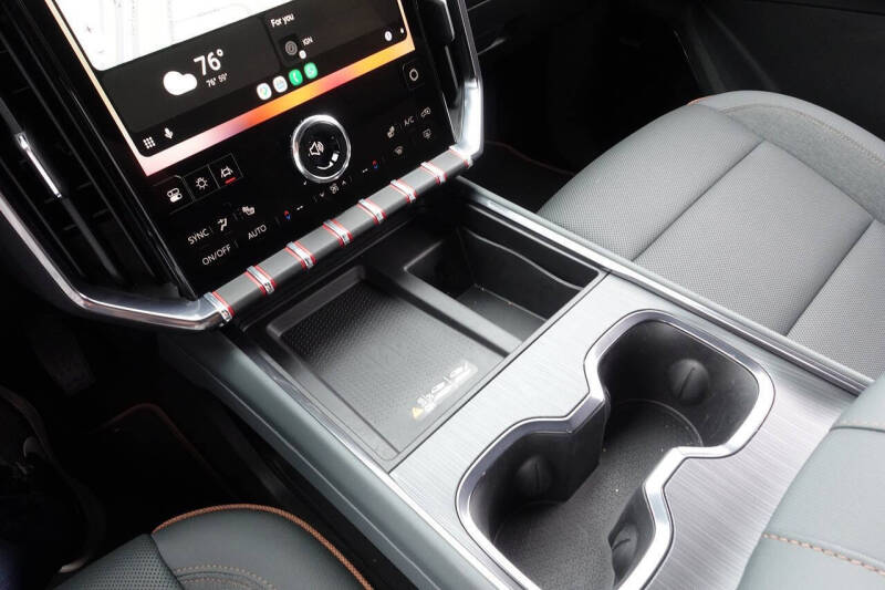2024 GMC Acadia AT4