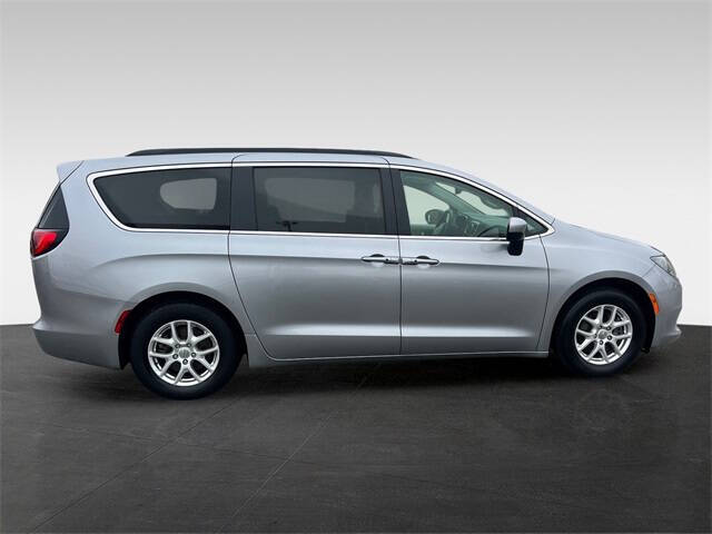 2020 Chrysler Voyager LXi