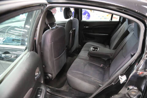 2014 Chrysler 200 LX