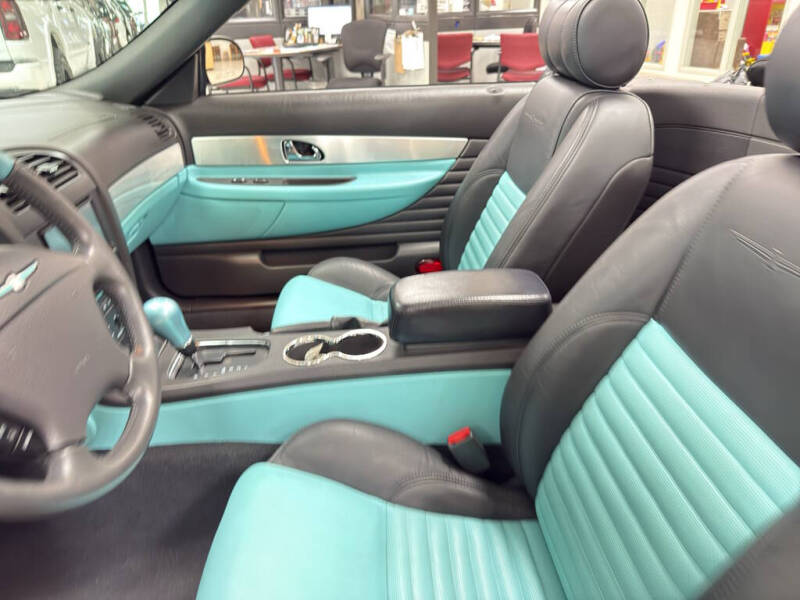2002 Ford Thunderbird Deluxe