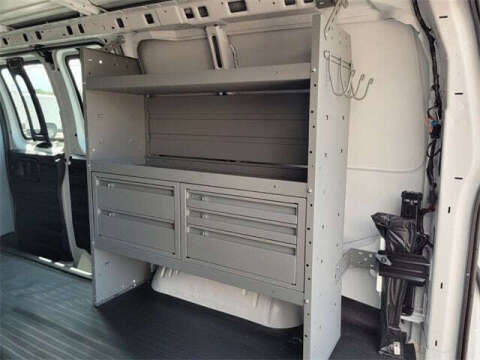 2025 Chevrolet Express 2500