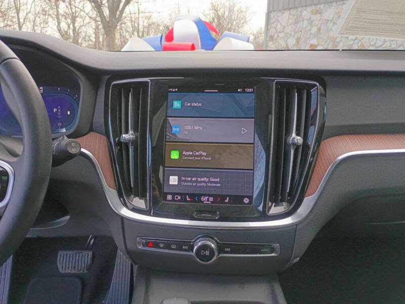 2025 Volvo V60 Cross Country B5 Plus