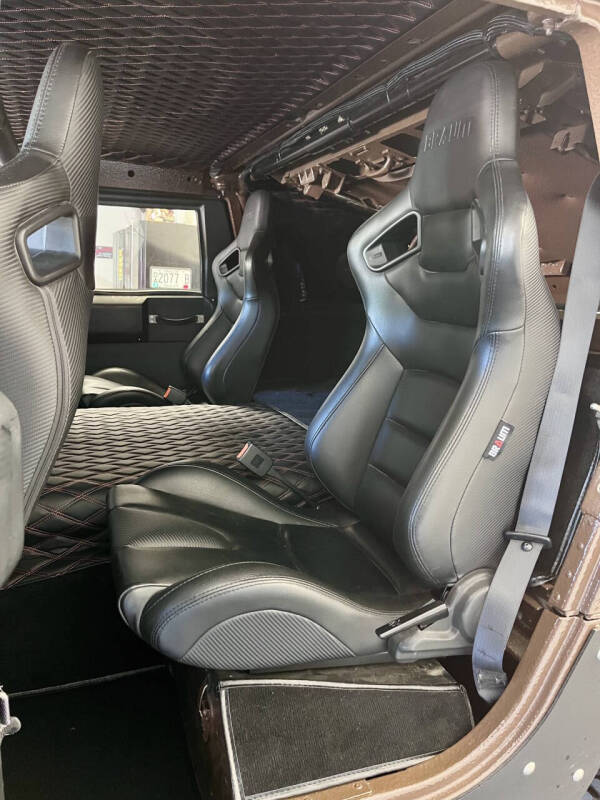 2004 AM General Hummer