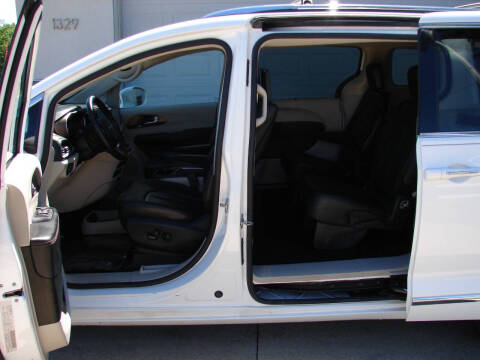 2017 Chrysler Pacifica Touring-L Plus