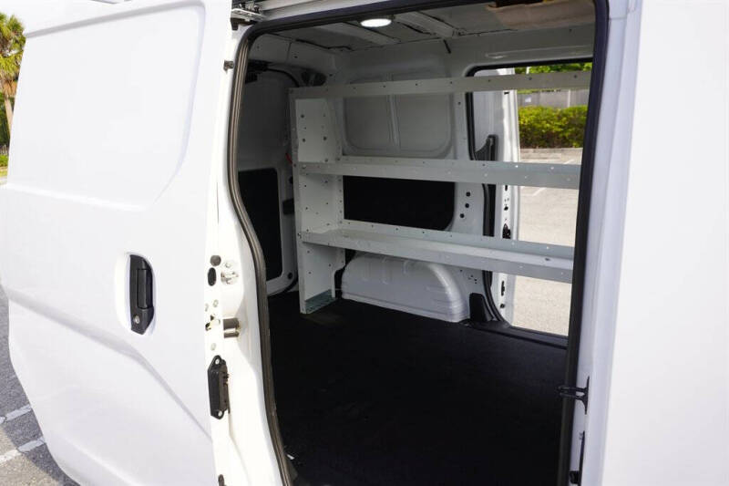 2017 Nissan NV200 SV