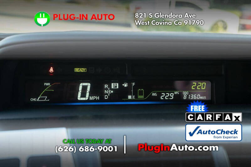 2013 Toyota Prius v Five