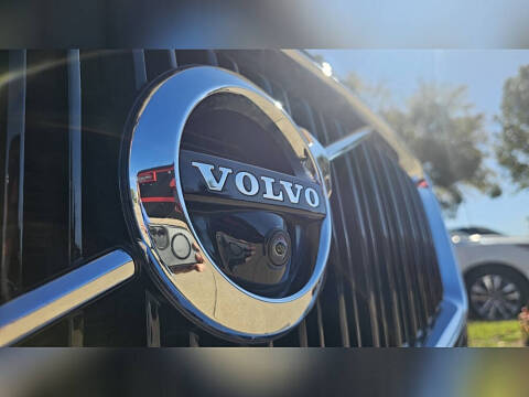 2017 Volvo XC90 T6 Momentum