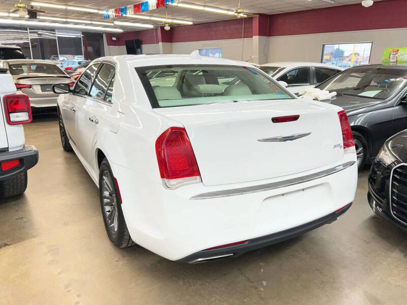 2016 Chrysler 300 C