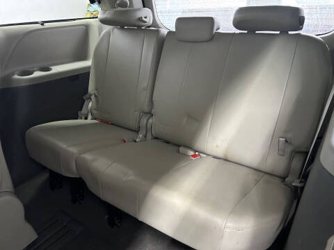 2011 Toyota Sienna XLE 8-Passenger