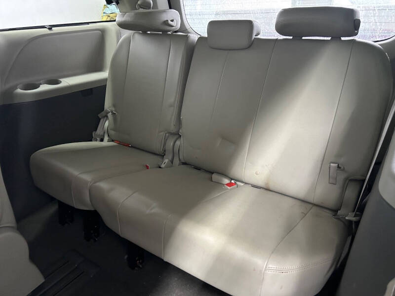 2011 Toyota Sienna XLE 8-Passenger