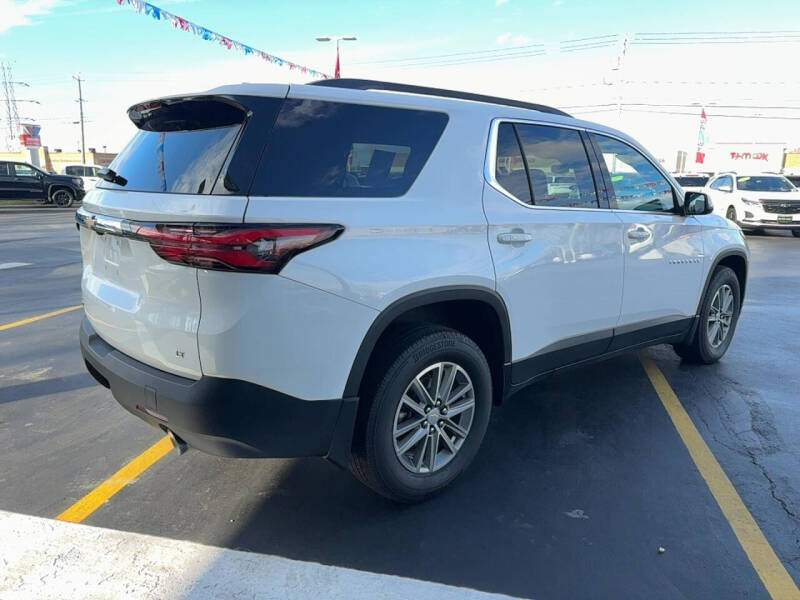 2023 Chevrolet Traverse LT Cloth