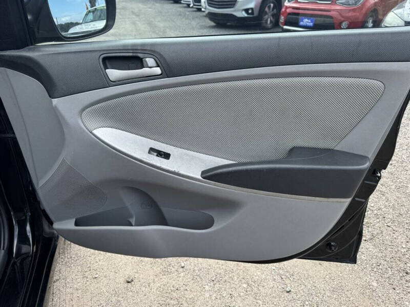 2012 Hyundai Accent GLS