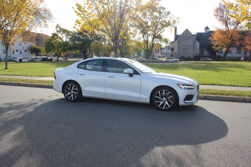 2020 Volvo S60 T5 Momentum