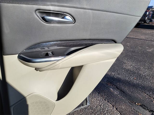 2023 Cadillac XT4 Premium Luxury