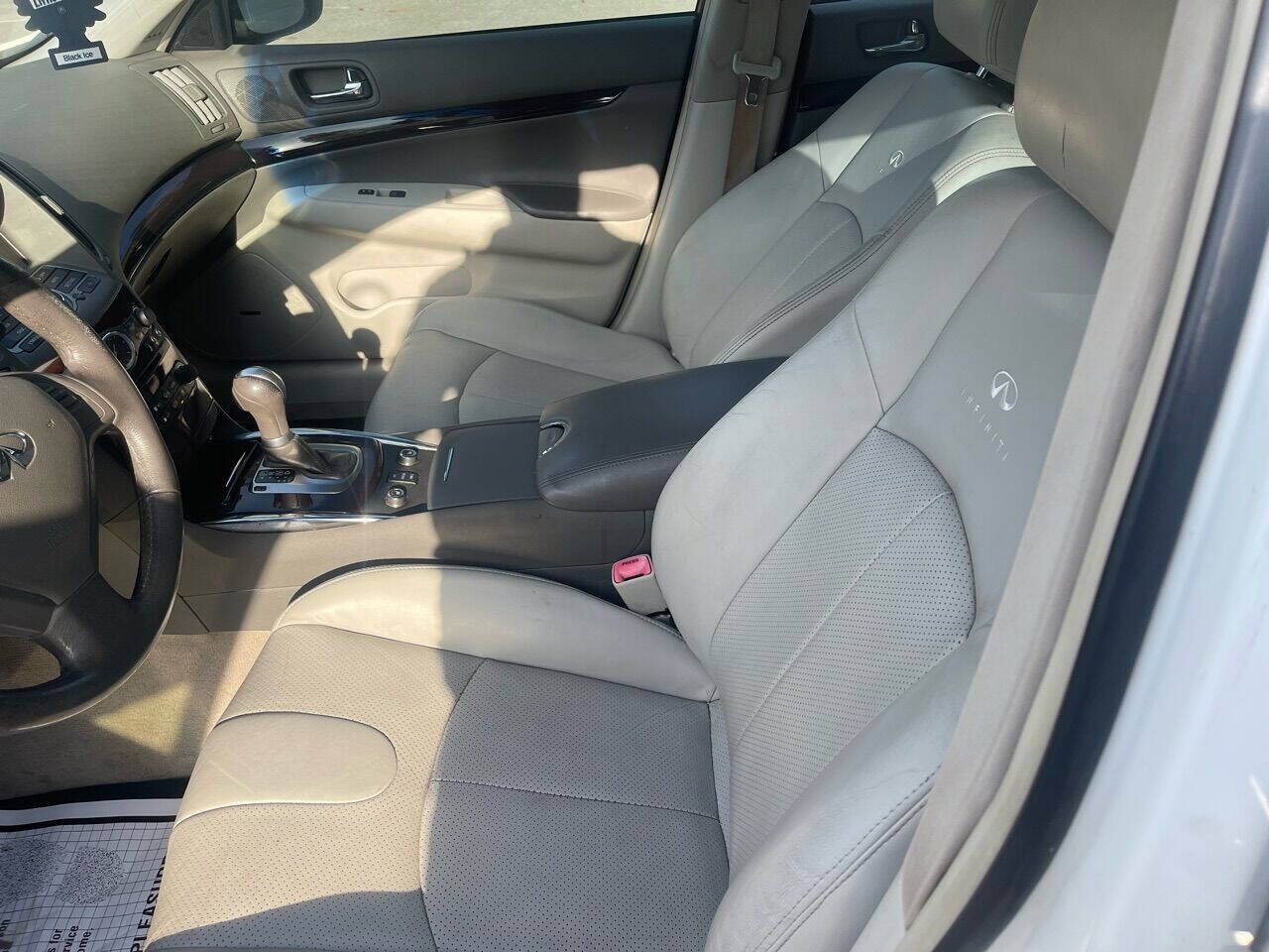 2011 INFINITI G37 Sedan - $7,995
