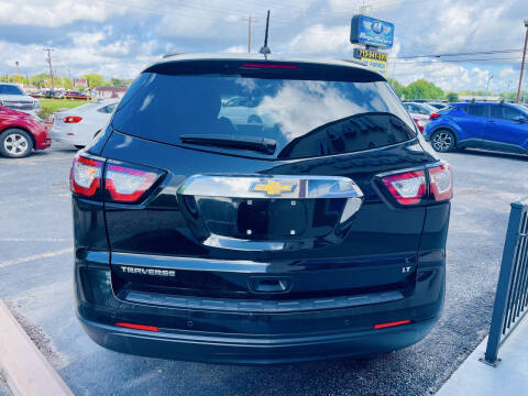 2017 Chevrolet Traverse LT