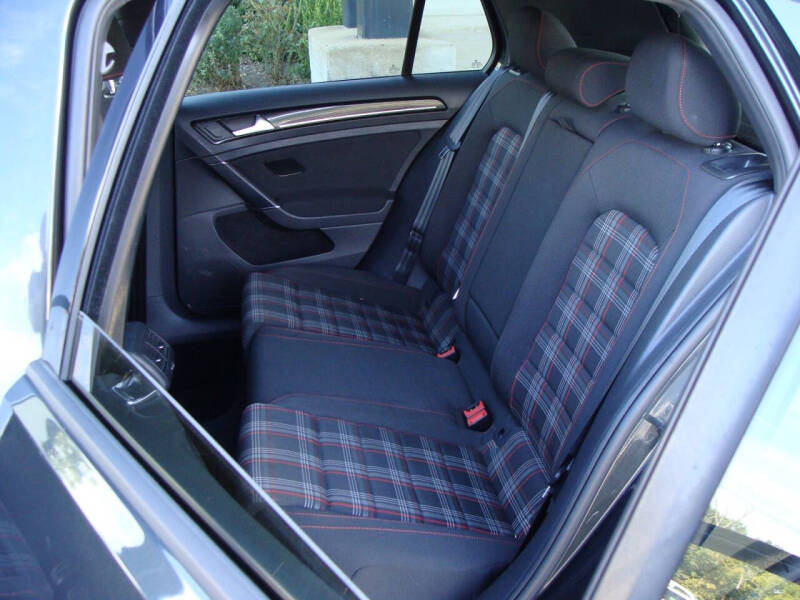 2017 Volkswagen Golf GTI S