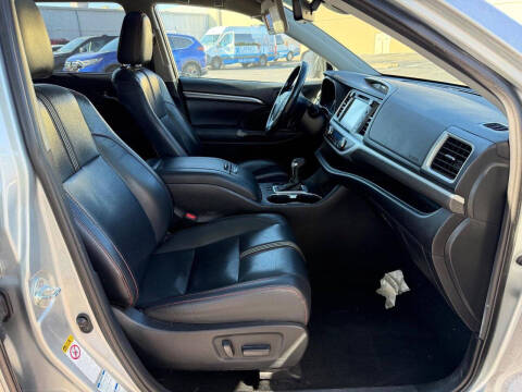 2019 Toyota Highlander SE