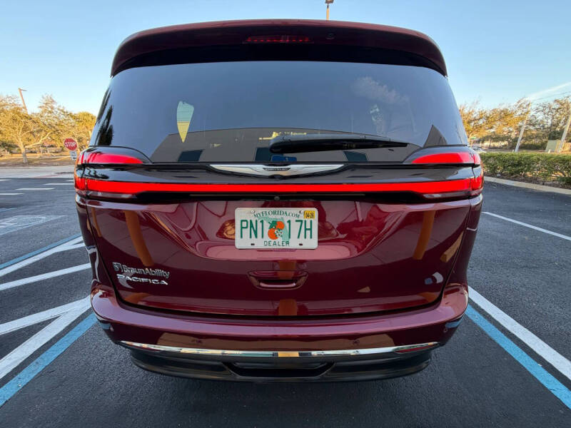 2022 Chrysler Pacifica Touring L