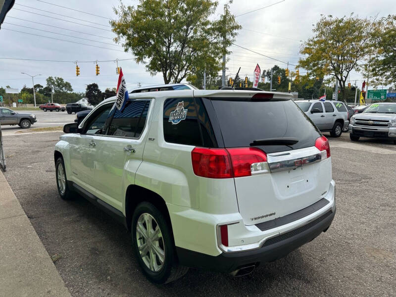 2017 GMC Terrain SLT photo 2