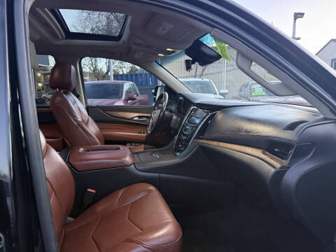 2017 Cadillac Escalade ESV Premium Luxury