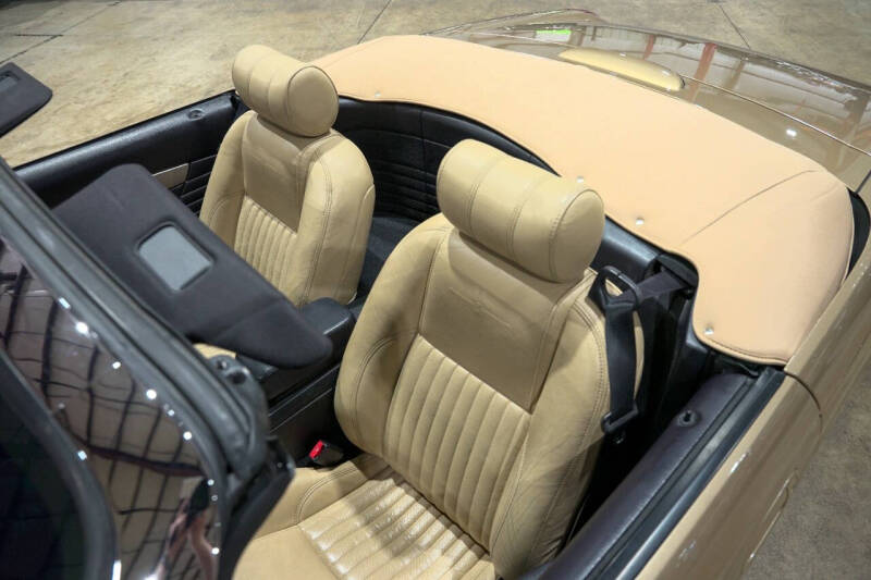 2005 Ford Thunderbird Deluxe