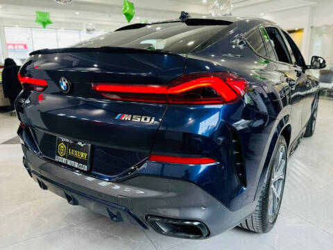 2022 BMW X6 M50i