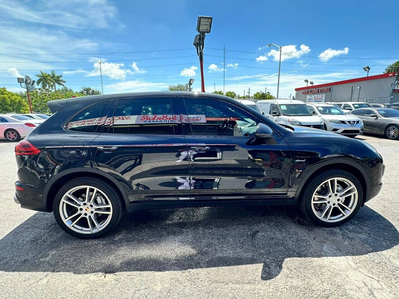 2015 PORSCHE Cayenne SUV / Crossover - $27,995