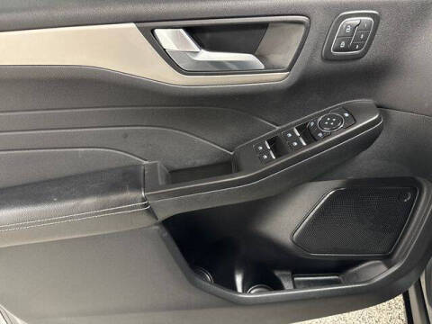 2022 Ford Escape Hybrid SEL