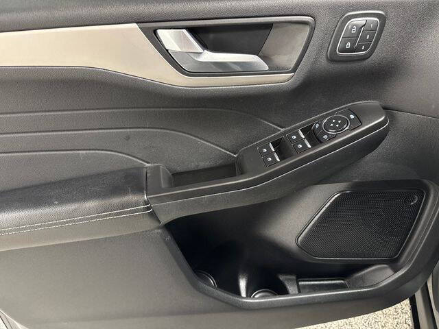 2022 Ford Escape Hybrid SEL