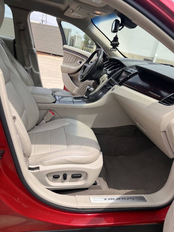 2010 Ford Taurus Limited
