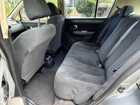 2010 Nissan Versa 1.8 SL