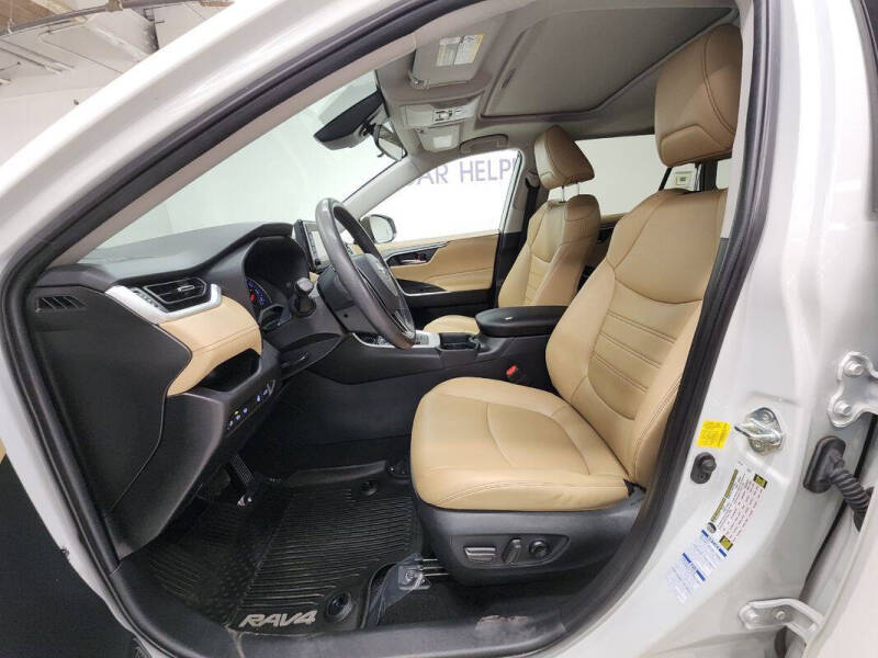 2021 Toyota RAV4 XLE Premium