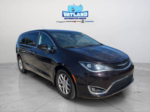 2017 Chrysler Pacifica Touring-L