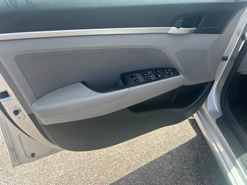 2019 Hyundai Elantra