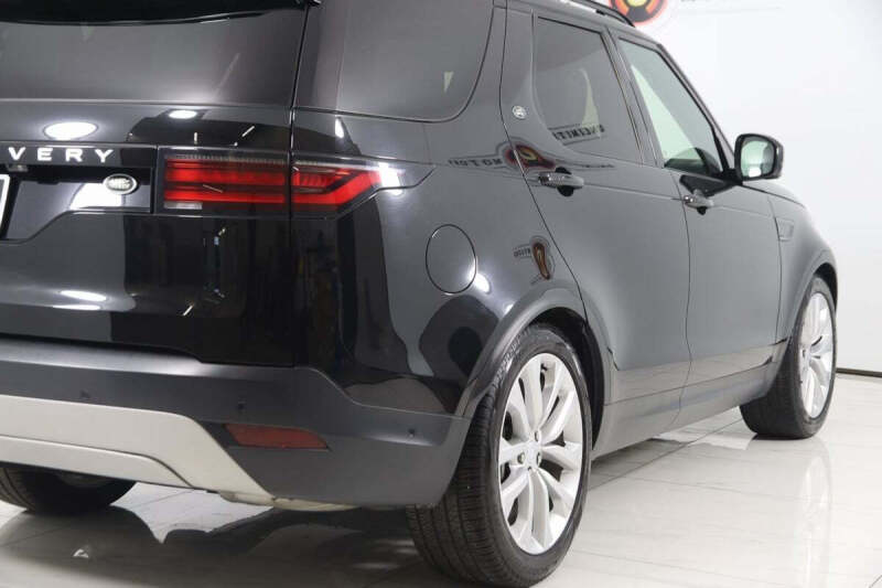 2023 Land Rover Discovery P300 S