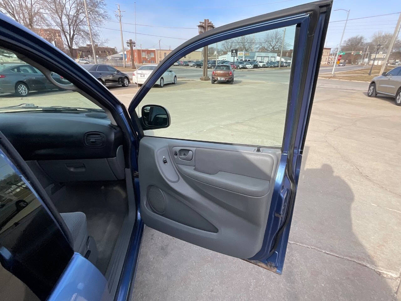 2007 Chrysler Town and Country for sale at Auto Connection in Waterloo, IA