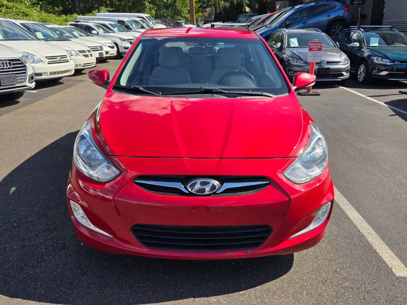 2013 Hyundai Accent SE