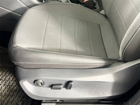 2023 Volkswagen Taos SE 4Motion