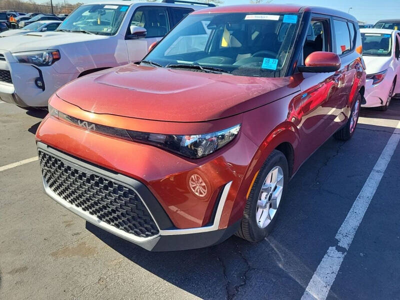2023 Kia Soul LX's photo
